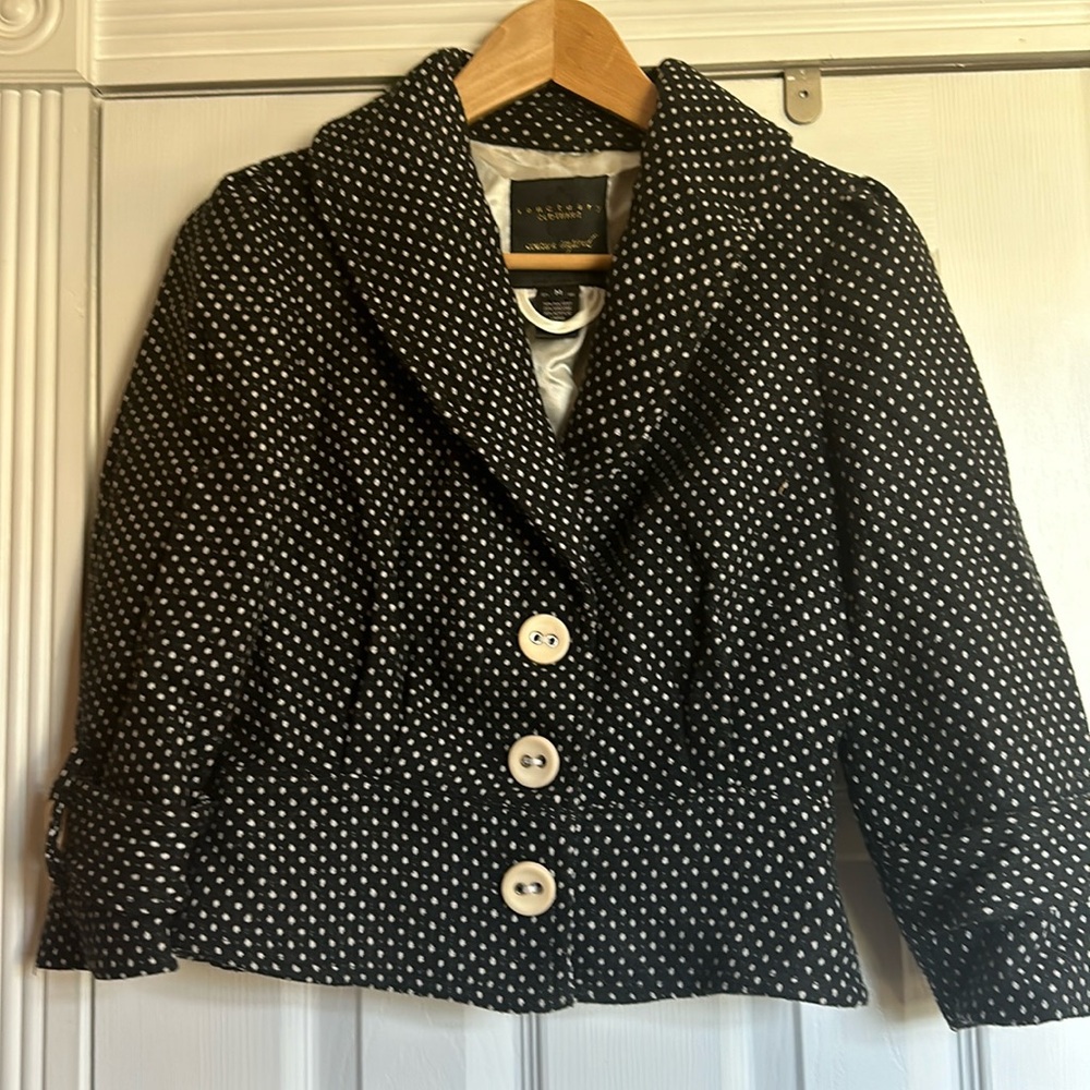 Sanctuary clothing, tailored button, front cropped jacket in polkadot weave.